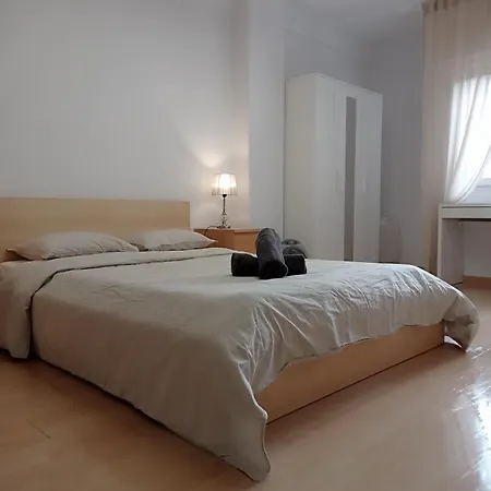 Bright Private Double Center Metro L-1 Urgell L-5 Hospital Clinic *