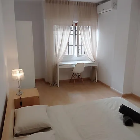 Bright Private Double Center Metro L-1 Urgell L-5 Hospital Clinic *